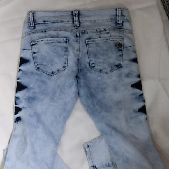 VIP Jeans - Picture 3 of 4